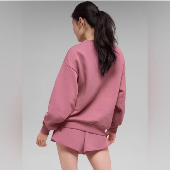 ALO Yoga NWT Accolade Crew Neck Pullover Sweatshirt Pink Wild Rose XS SOLD OUT - Picture 3 of 3